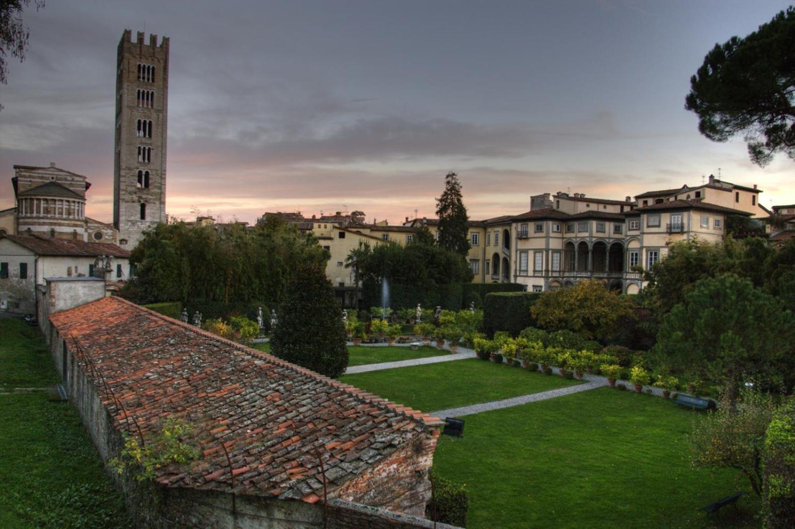 فيلا Gem In The City Center Of Lucca With Air Conditioning - Exclusive Ground Floor House Inside The Walls Close To Botanical Garden And Piazza San Martino المظهر الخارجي الصورة